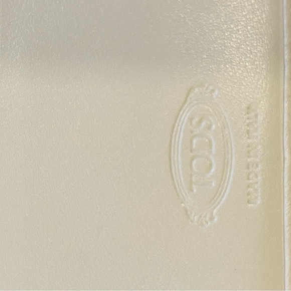 TODS brand new leather wallet - Picture 6 of 6